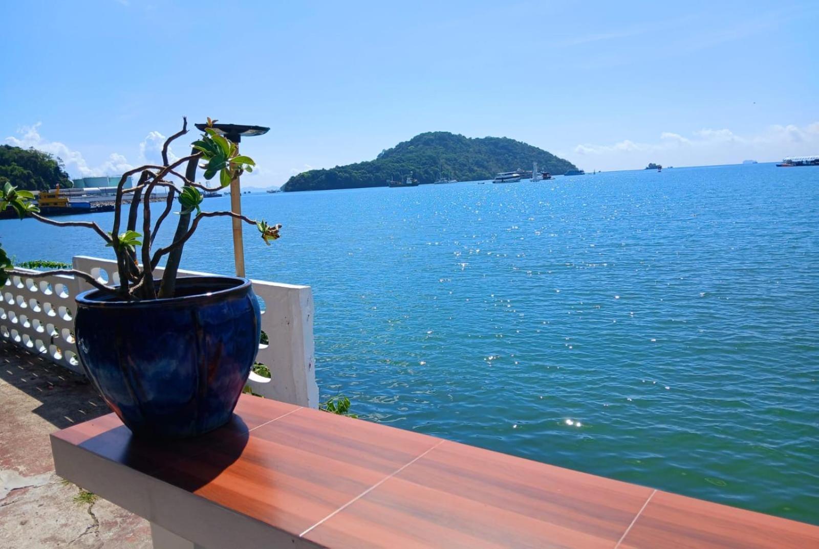 Water'S Edge Resort , Cape Panwa Екстер'єр фото